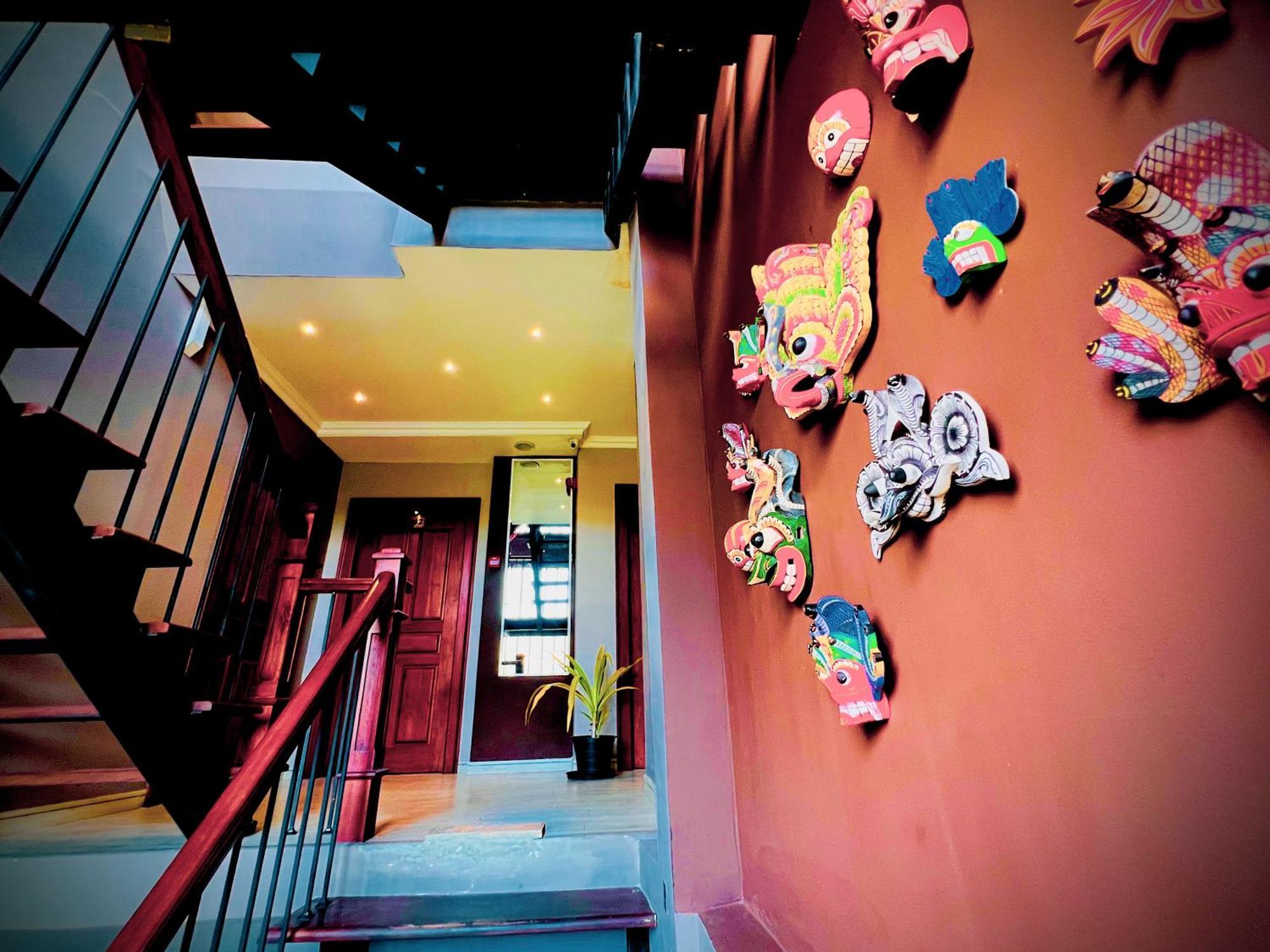 Bed Station 210 Hotel Kandy Exterior photo