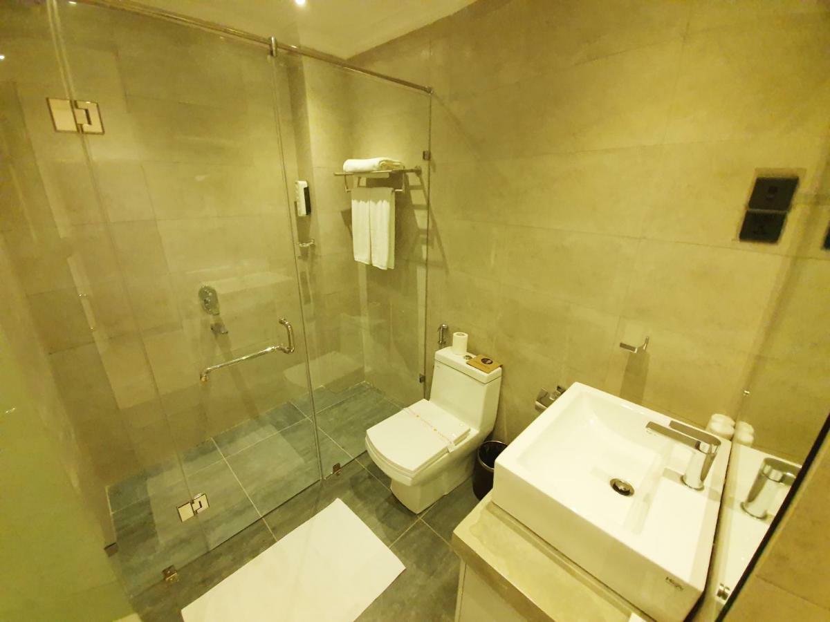 Bed Station 210 Hotel Kandy Exterior photo