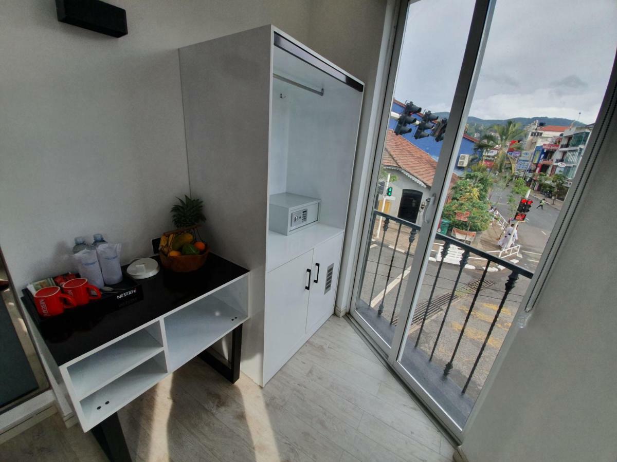 Bed Station 210 Hotel Kandy Exterior photo