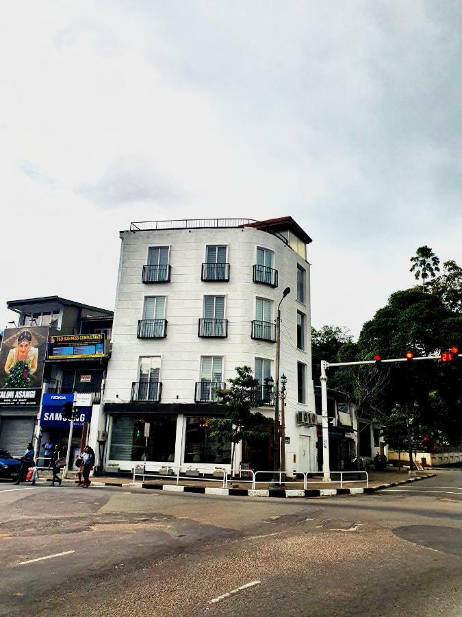 Bed Station 210 Hotel Kandy Exterior photo